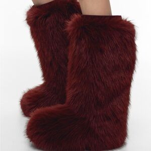 PERFECT MOMENT HM FAUX FUR BOOT